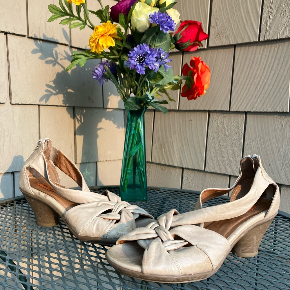 Miz Mooz heeled sandals, size 38 (7.5)